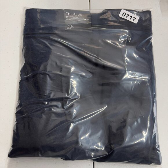 Lane Bryant Navy Boot Cut Pants, plus size 28s - Picture 9 of 11